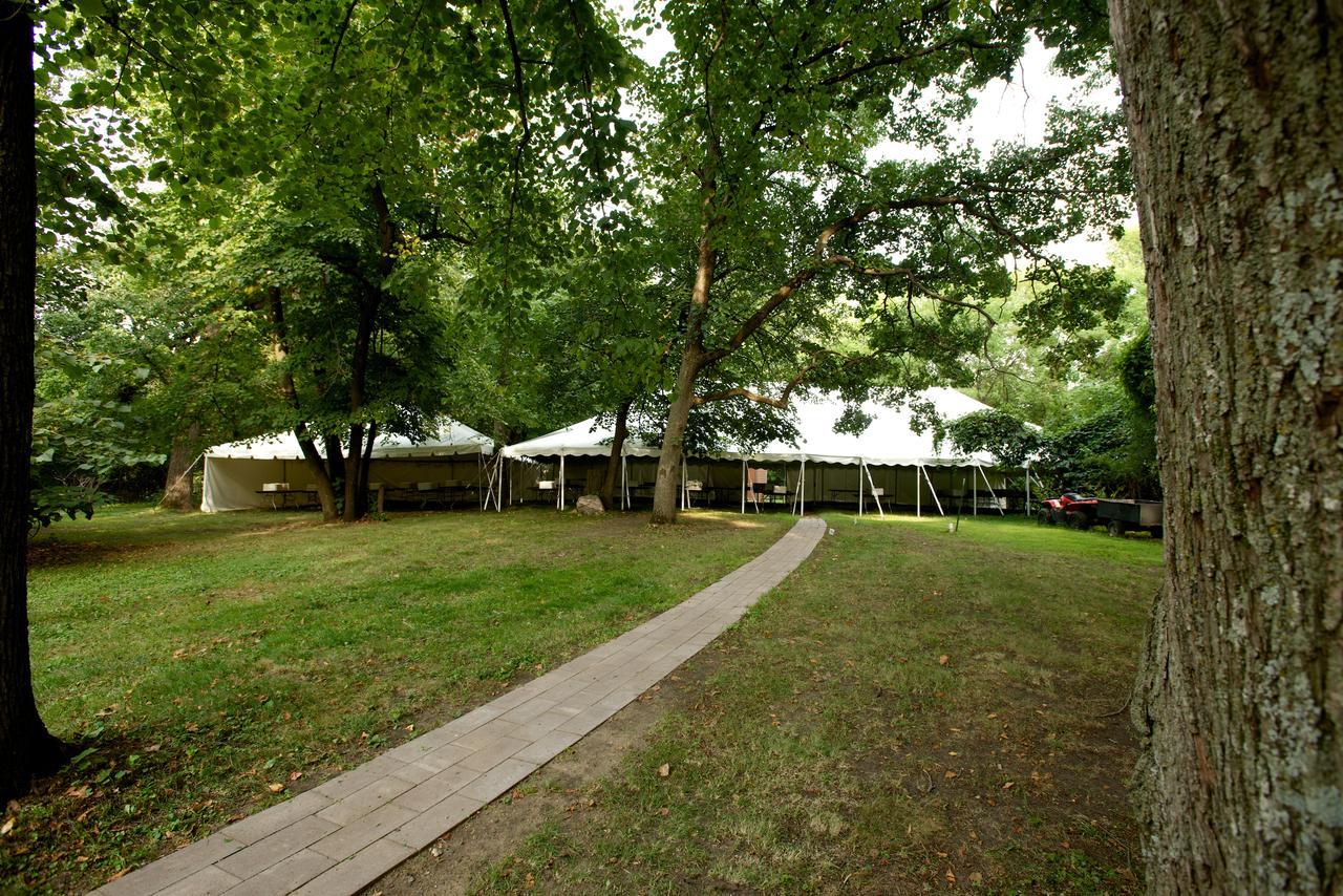Spicer Castle Inn Extérieur photo