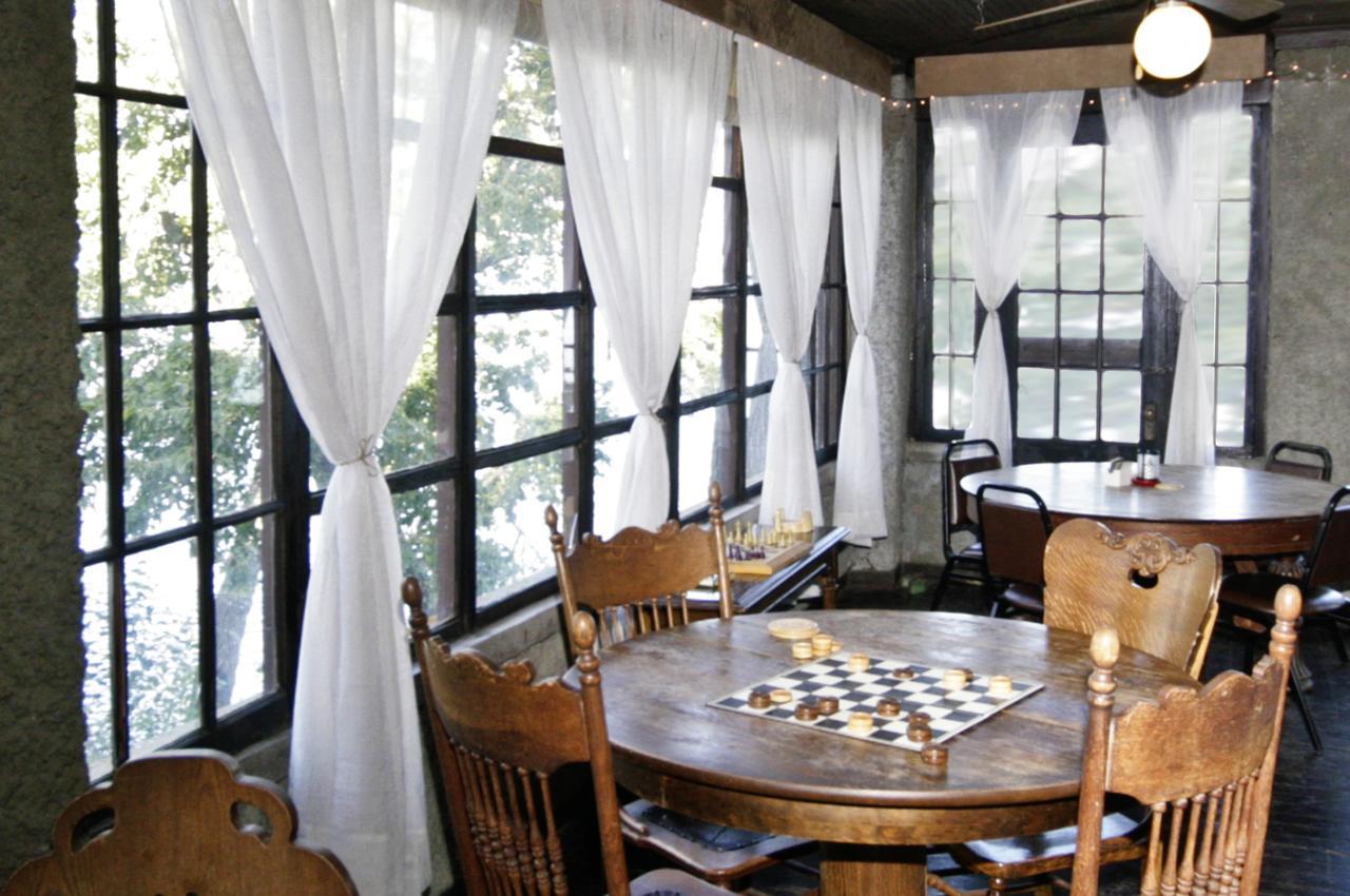 Spicer Castle Inn Extérieur photo