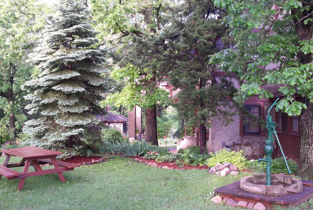 Spicer Castle Inn Extérieur photo