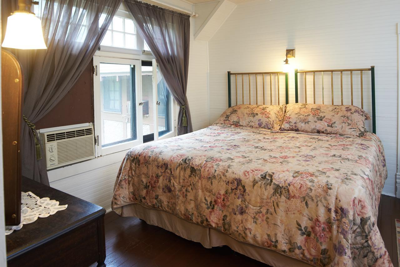 Spicer Castle Inn Extérieur photo