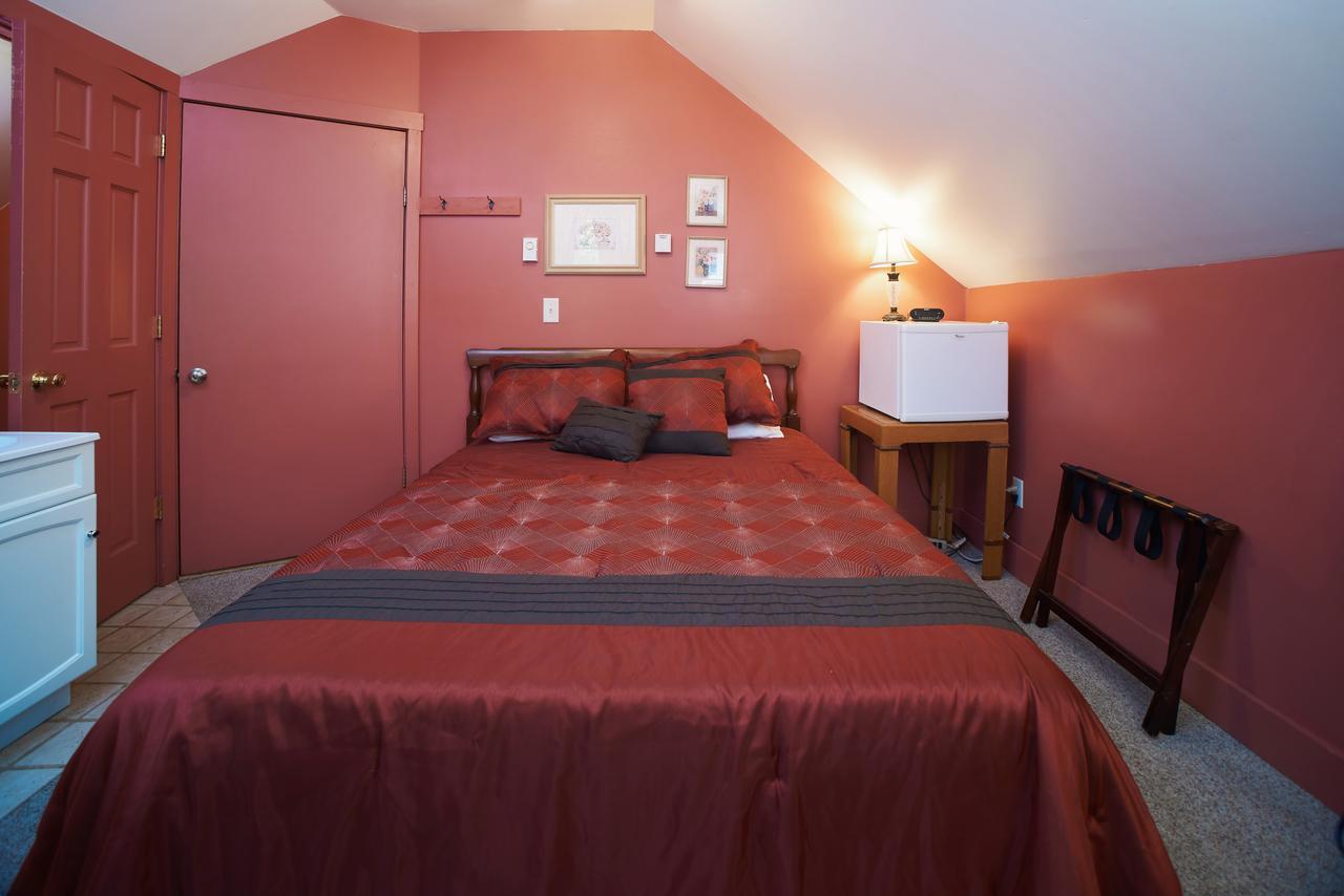 Spicer Castle Inn Extérieur photo