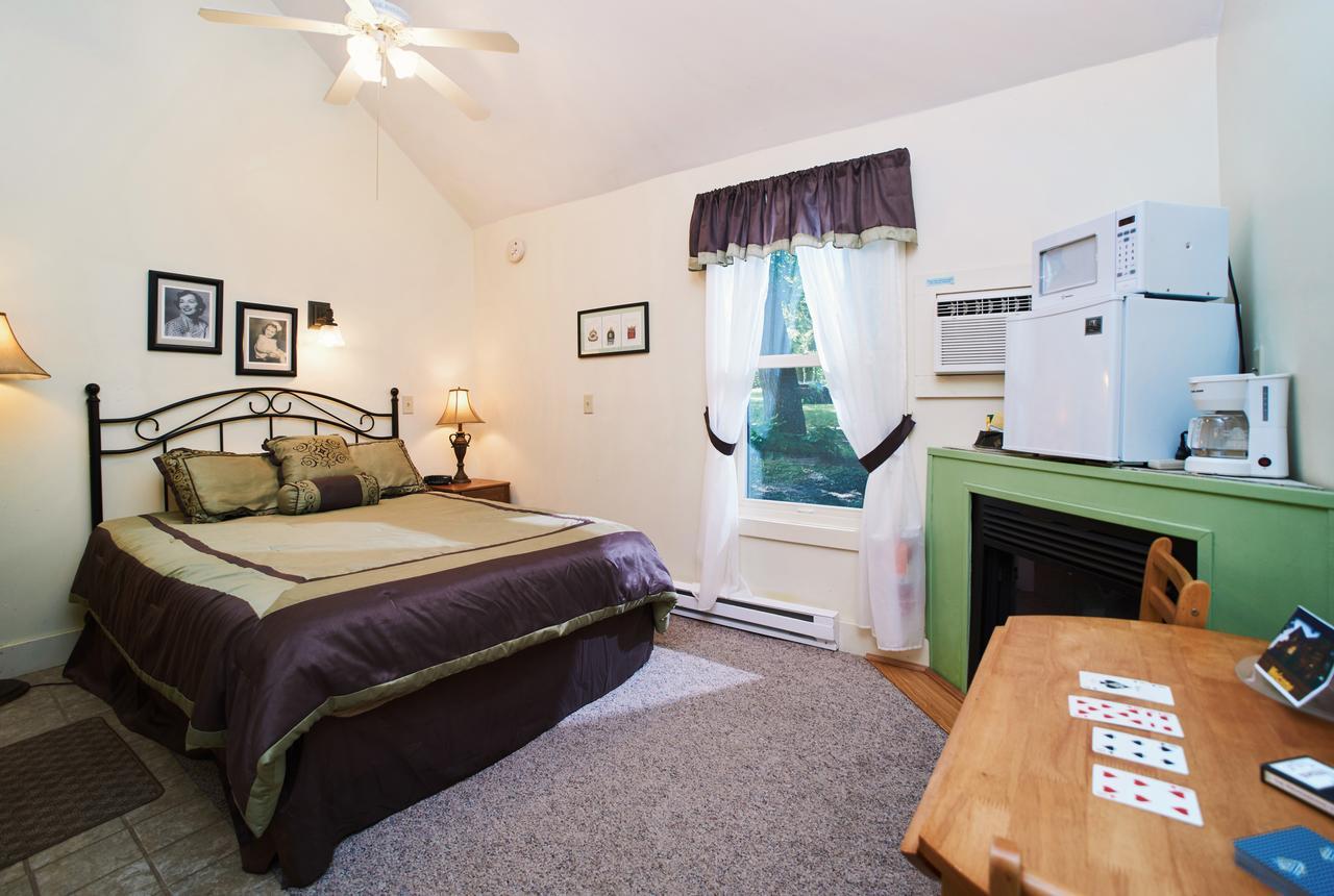 Spicer Castle Inn Extérieur photo
