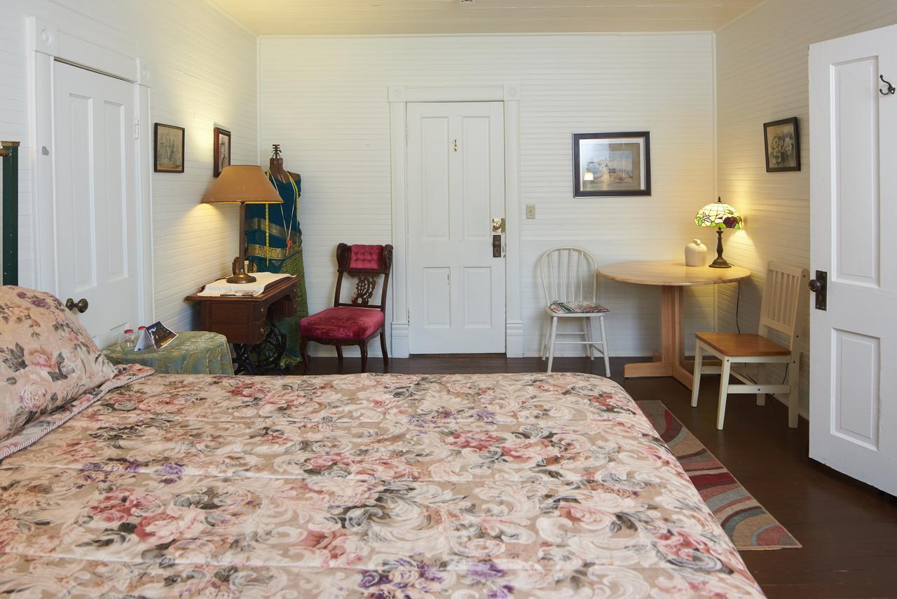 Spicer Castle Inn Extérieur photo
